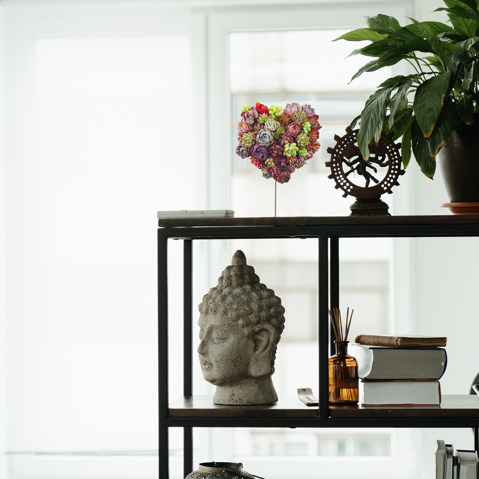 Bonsai Garden Wall - حامل نباتات حديدي على شكل قلب